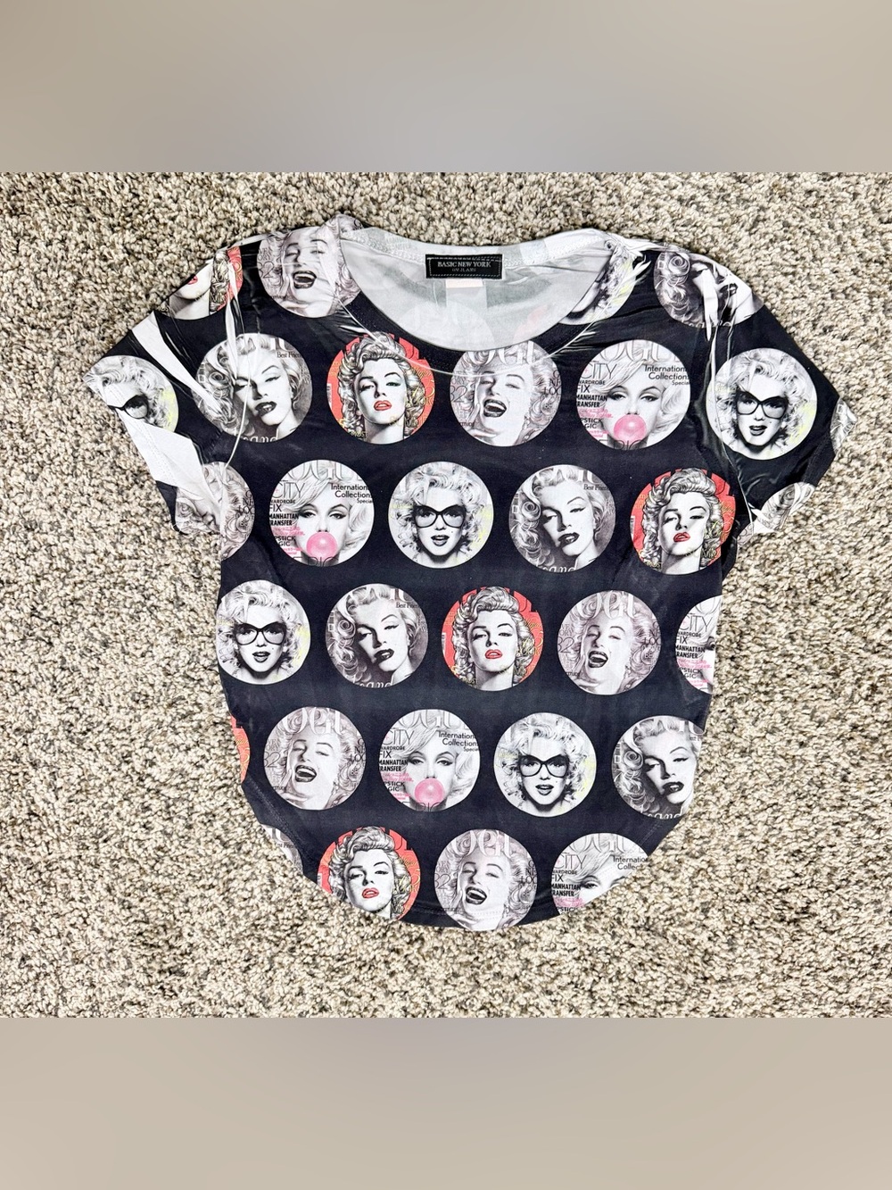Black Marilyn Print Crop Tee with Red Accents - Women's Short Sleeve Top